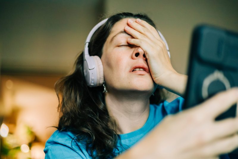 1 in 3 college grads admit their degrees weren’t financially worth it—now they can’t save for retirement because they’re drowning in debt