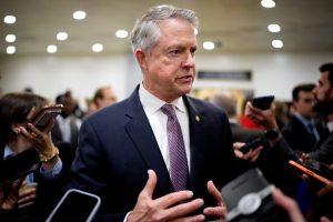 Major crypto bill overcomes obstacle as senator cuts plan to target credit card fees