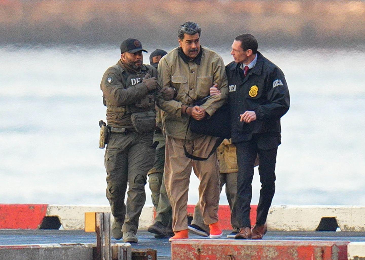 maduro escorted by federal agents