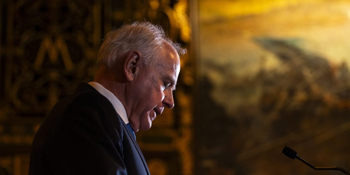 Walz Tegaskan Minnesota Berperan Investigasi Tembakan Mematikan ICE ke Warga AS