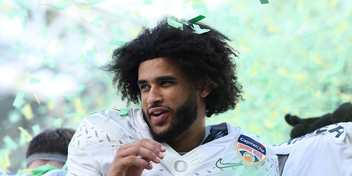 Dante Moore Tolak Tawaran  Juta dari NFL demi Lanjut Kuliah, Terpikat Daya Tarik NIL