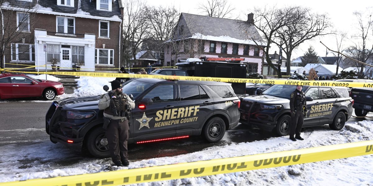 Larangan Menembak Kendaraan yang Bergerak: Aturan Umum Polisi Sejak Lama dan Permintaan Biden kepada ICE pada 2022. Mengapa Ini Belum Jadi Kebijakan Resmi?