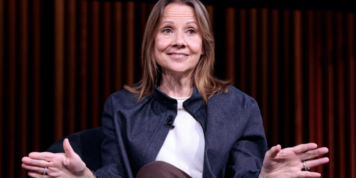 Despite running $75 billion automaker General Motors, CEO Mary Barra still responds to &lsquo;every single letter&rsquo; she gets by hand