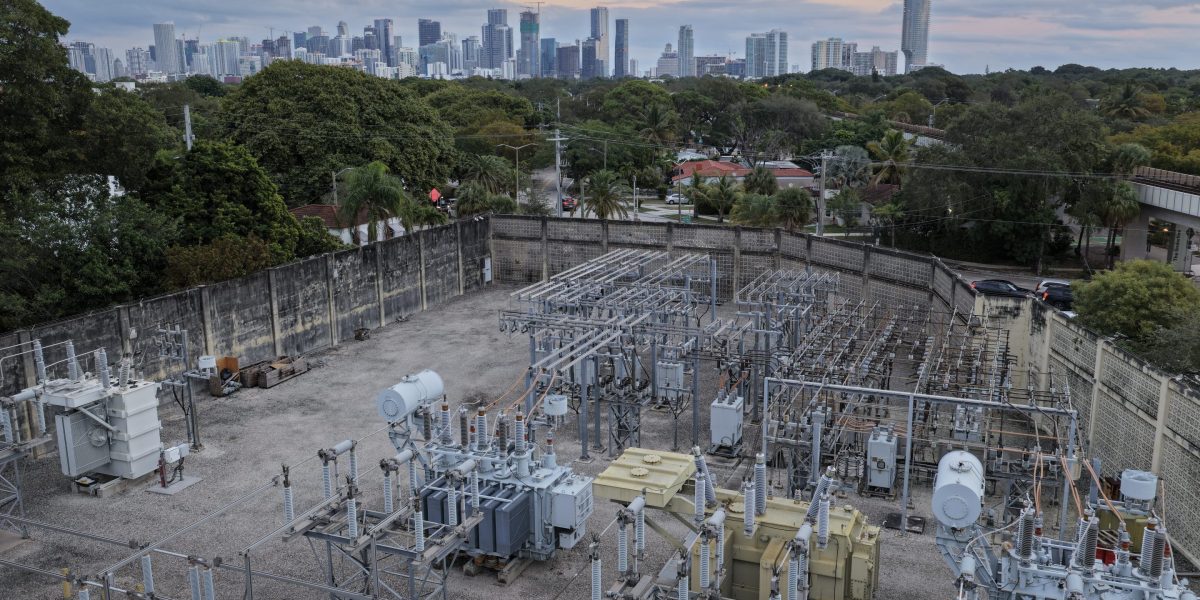 Trump Berjanji Akan Membuat Perusahaan Teknologi Bayar untuk Listrik. Mereka Malah Menyambutnya.