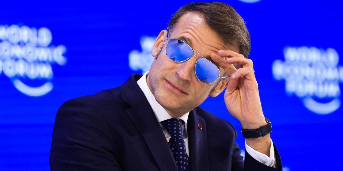 Kacamata Aviator ‘Top Gun’ Emmanuel Macron di Davos Goyang Bursa, Saham Italia Langka Melonjak Hampir 30%