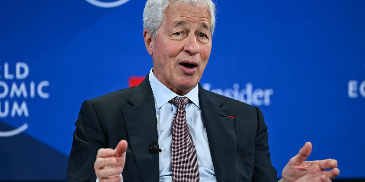 JPMorgan CEO Jamie Dimon says he welcomes government ban on mass-firing people for AI: 'We're going to cure a lot of cancers' | Fortune