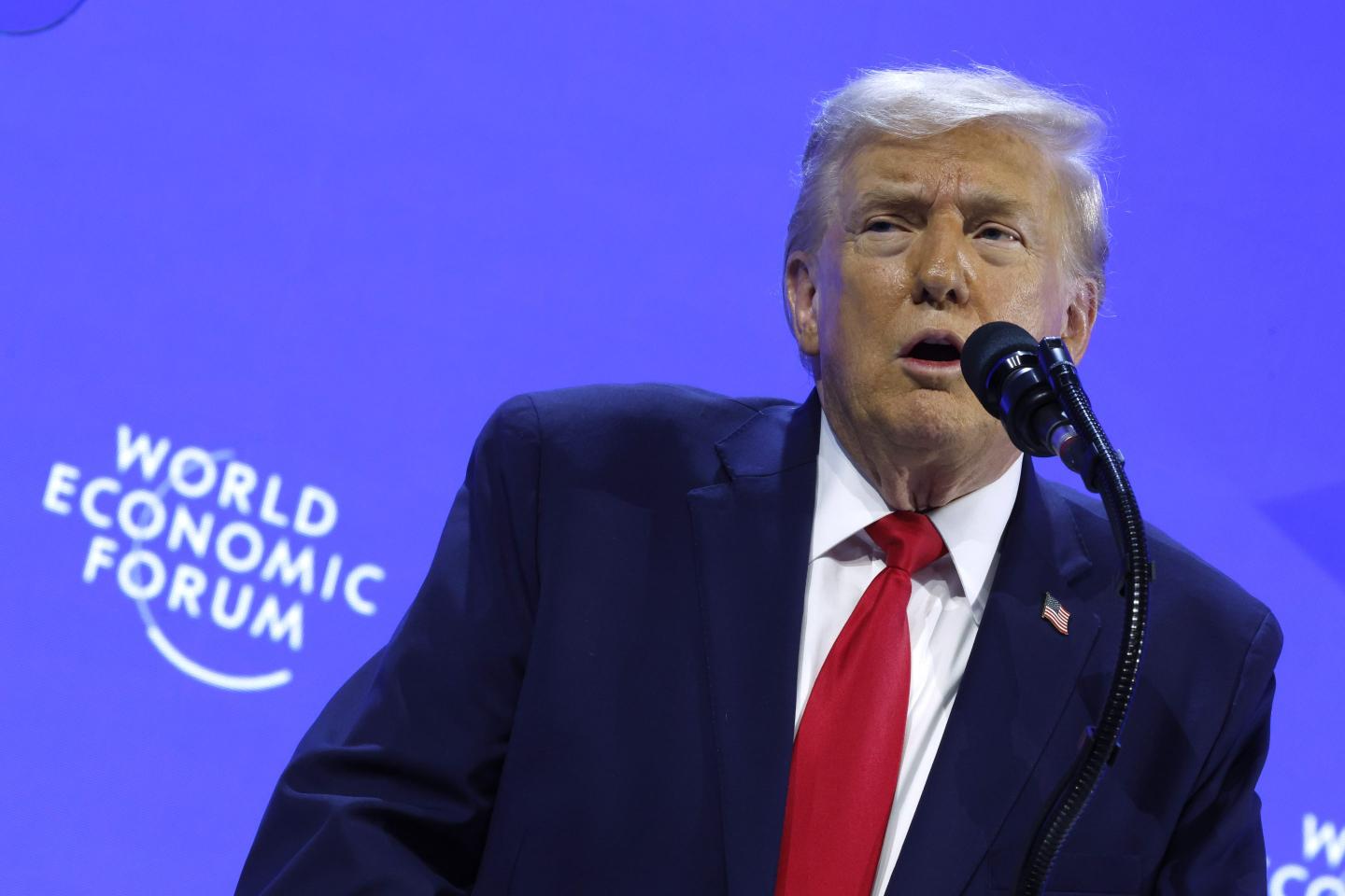 trump speaks at davos