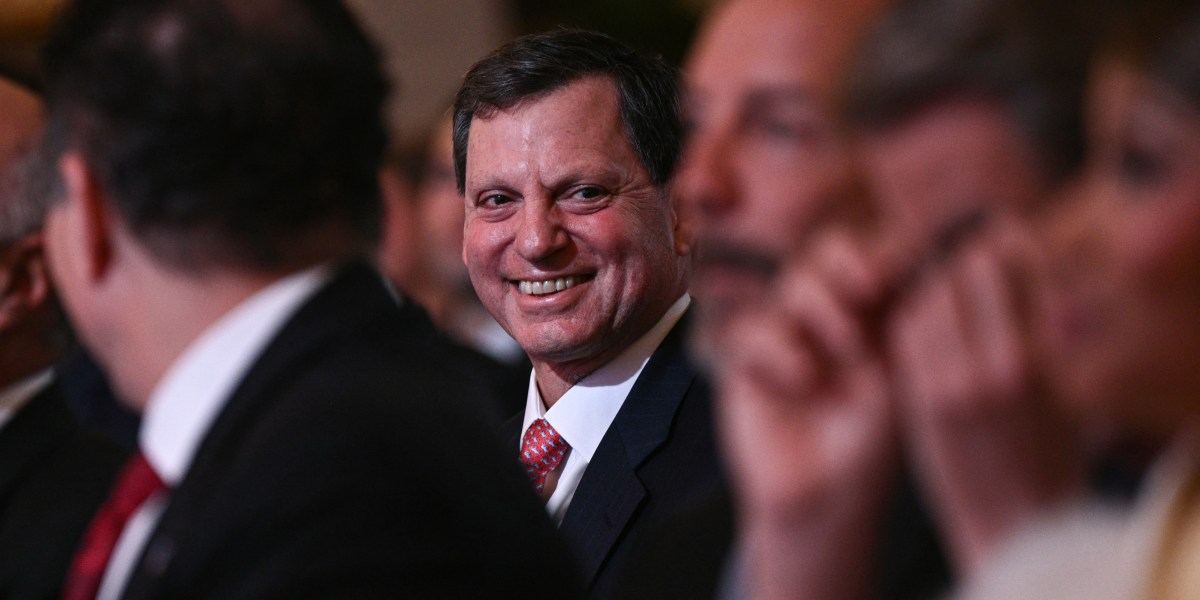 Di Balik Layar Jaminan Sosial: Transformasi Besar-besaran oleh CEO Wall Street