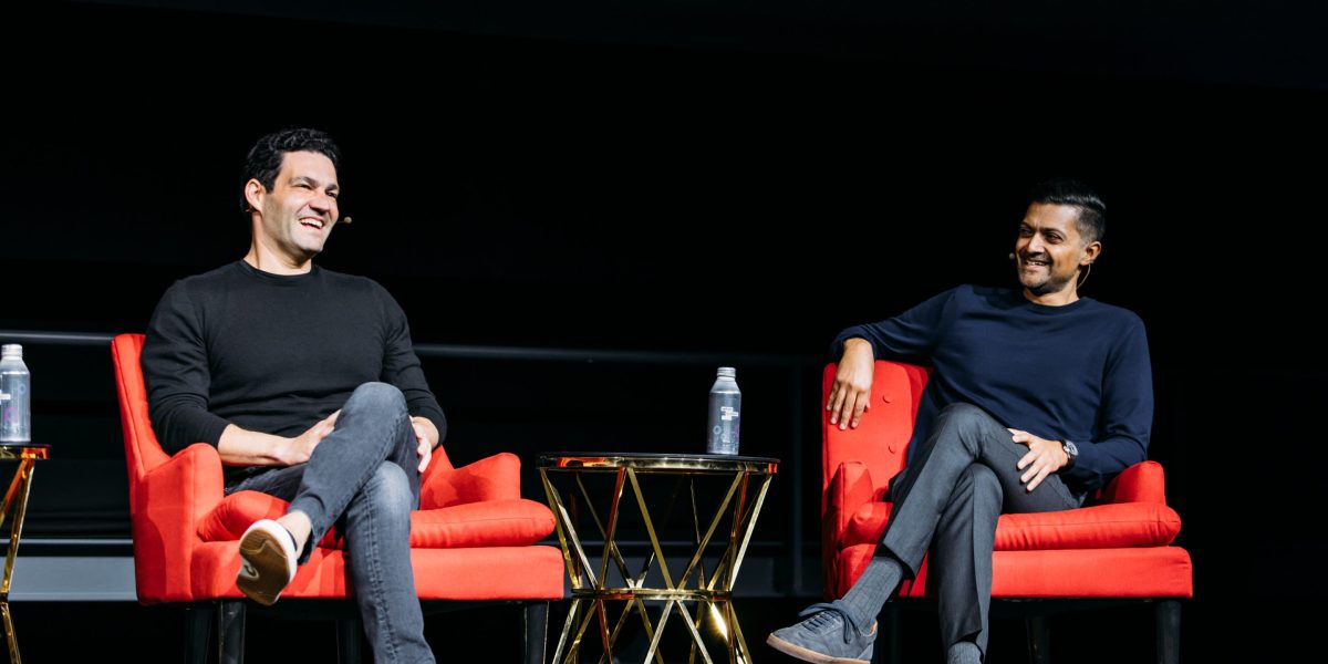 Ikon Tombol Panah Bawah