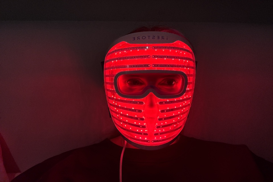 iRestore Illumina red light therapy mask