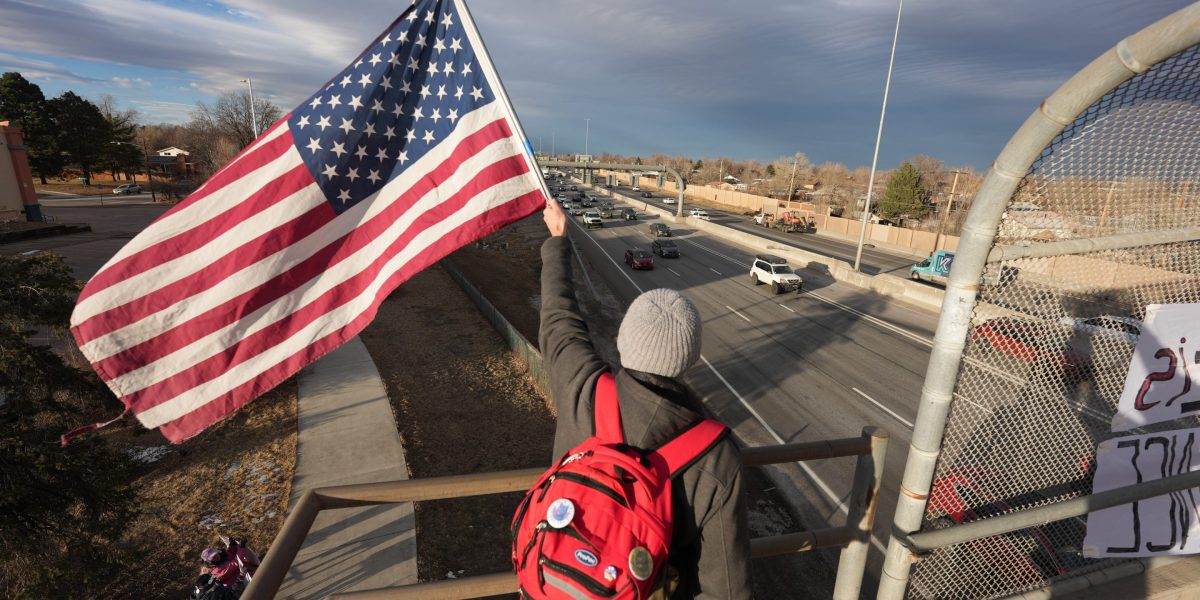 Pemilih Trump di Daerah Pemilihan Genting Terkejut oleh Razia Imigrasi: “Apa yang Terjadi?”