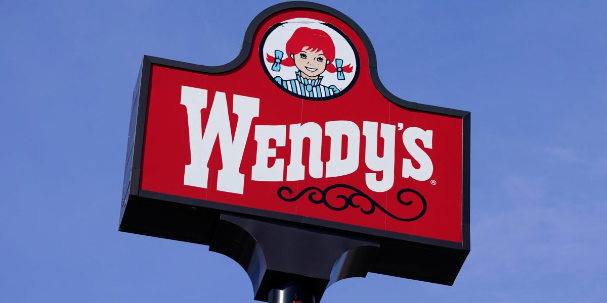 Wendy’s Tutup Ratusan Restoran Usai Penjualan Anjlok Lebih Buruk dari Perkiraan