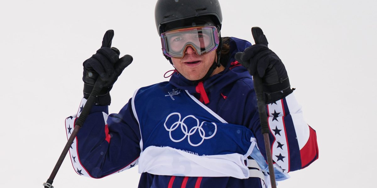 U.S. Olympian who Trump called ‘a real loser’ holds an ‘L’ to his head after a successful qualifying run