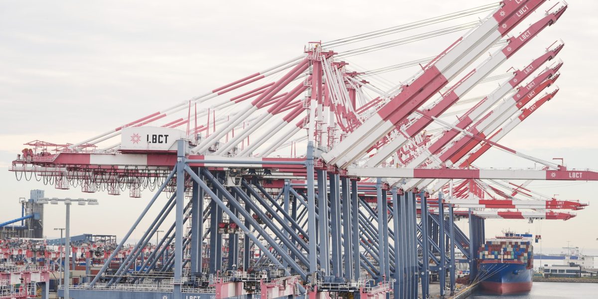 Los expertos dicen que el plan fiscal B de Trump también es ilegal. Esto se debe a que no hay déficit en los pagos.