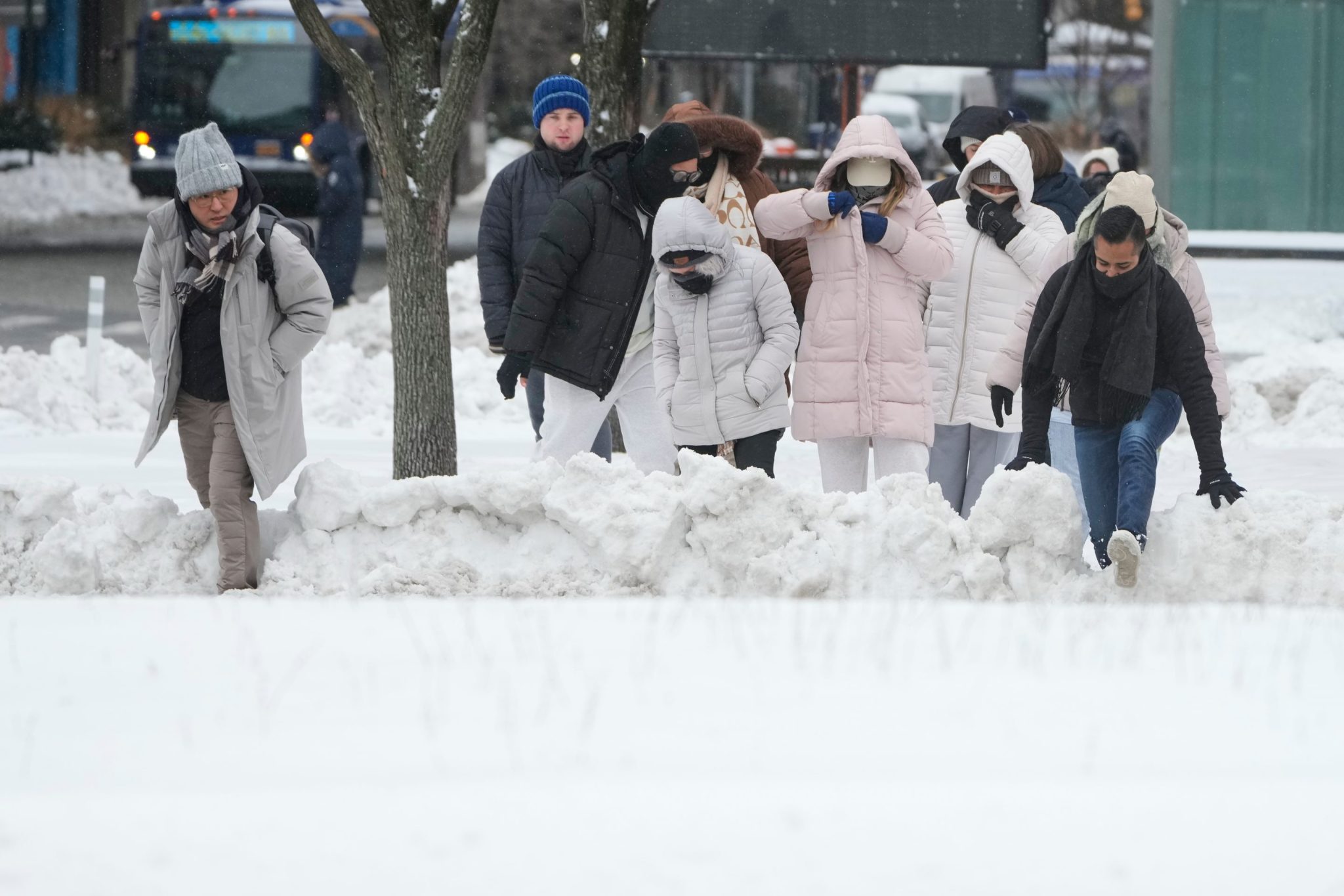 New York City-area blizzard warning suddenly upgraded, 2 feet of snow possible