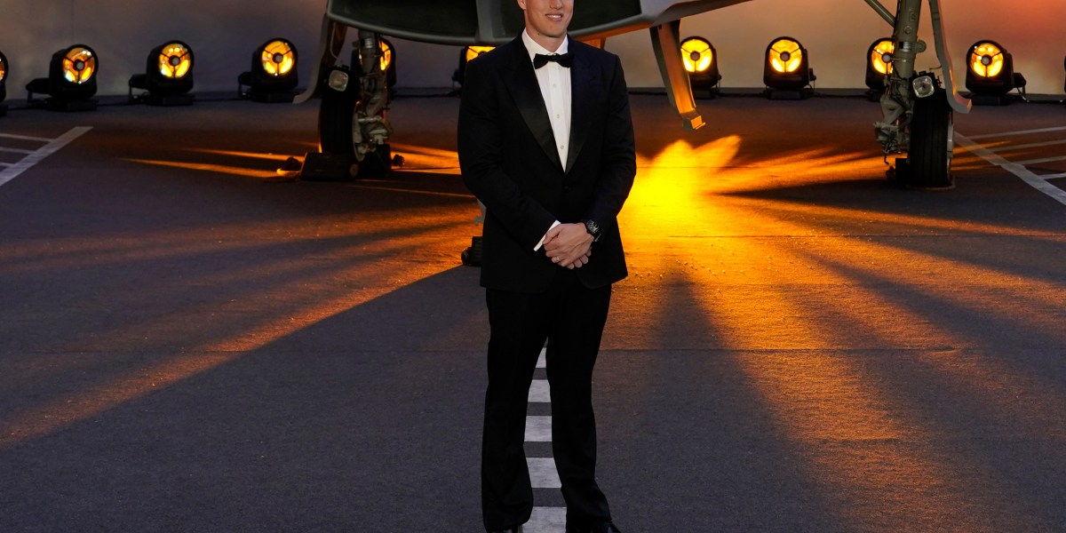 20 years ago, David Ellison's flop as an actor stressed him out so much he went to the hospital. Now he's set to own Paramount and Warner | Fortune