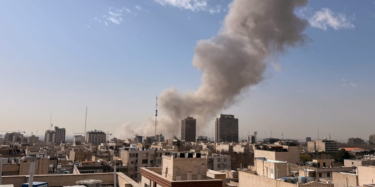 Trump confirms ‘massive and ongoing’ attacks on Iran and calls on Iranians to overthrow regime Trump confirms ‘massive and ongoing’ attacks on Iran and calls on Iranians to overthrow regime