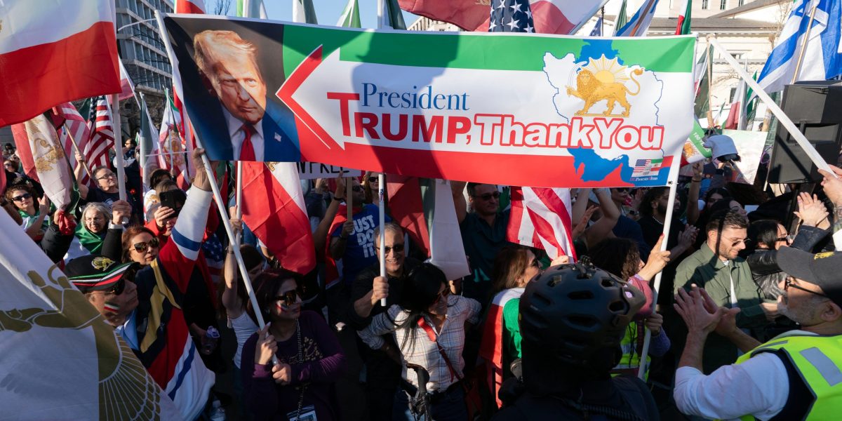 Sepekan Sebelum Serangan Iran, Trump Janjikan Bantuan untuk Para Demonstran di Tengah Represi Pemerintah