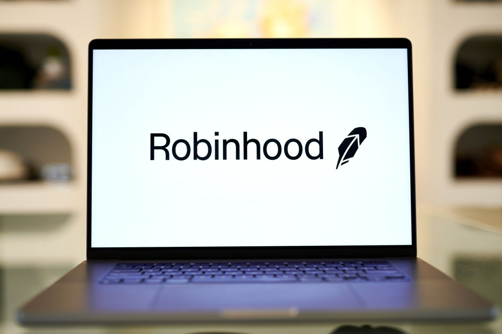 The Robinhood logo on a laptop cpmputer arranged in the Brooklyn borough of New York, US, on Monday, May 8, 2023. Robinhood Markets Inc. is scheduled to release earnings figures on May 10. Photographer: Gabby Jones/Bloomberg via Getty Images