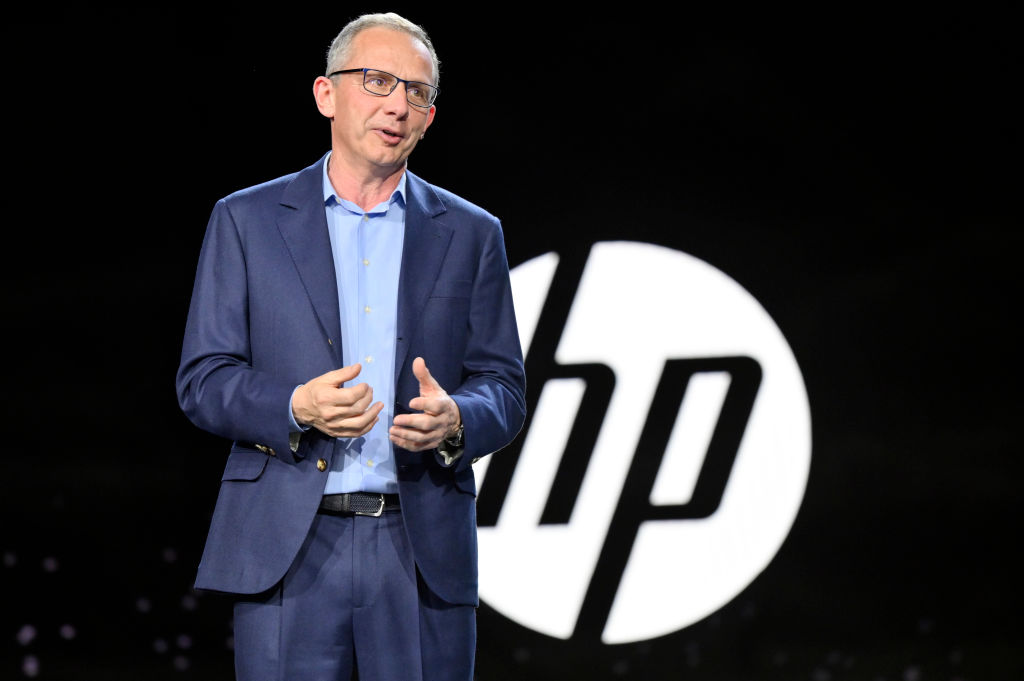 PayPal dumps CEO in surprise shake-up, poaches HP’s top exec as replacement