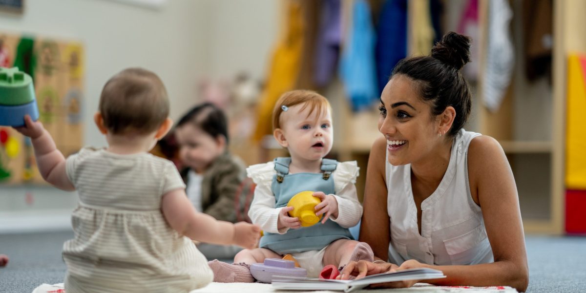 Riset: Penghasilan Rp6,2 Miliar per Tahun Diperlukan untuk Biaya Anak Dua Orang.