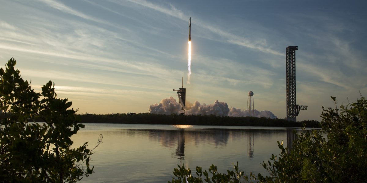 SpaceX Dikabarkan Pertimbangkan Saham IPO Kelas Ganda untuk Perkuat Kendali Musk