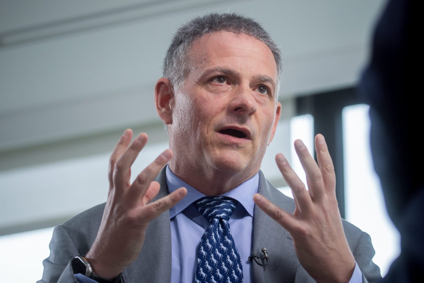 One of Wall Street's most feared hedge fund managers on the decline of the  dollar: Gold is 'becoming the reserve asset' | Fortune