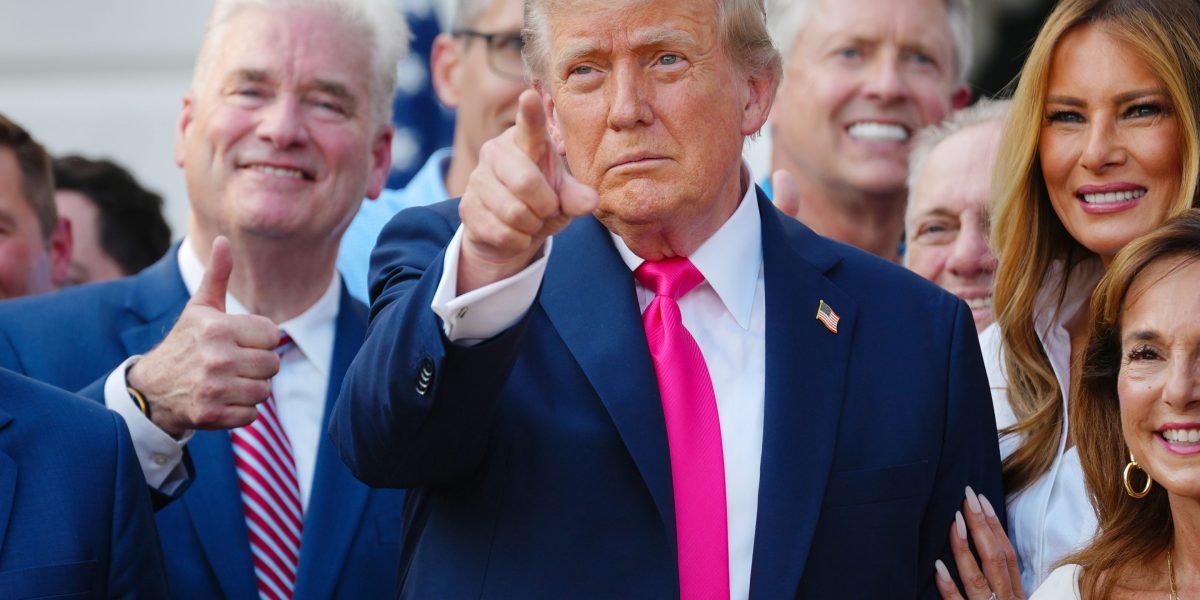 Trump’s tariffs cancel out what he claims is ‘the largest tax cut in American history’: the average person will lose 0 even after refunds