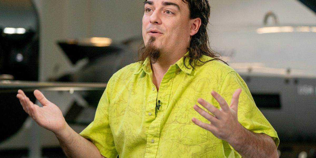 Lupakan Gelar Sarjana—Startup Pertahanan  Miliar Anduril Akan Percepat Lamaran Kerja Anda Jika Menang Kontes Terbangkan Drone AI-nya