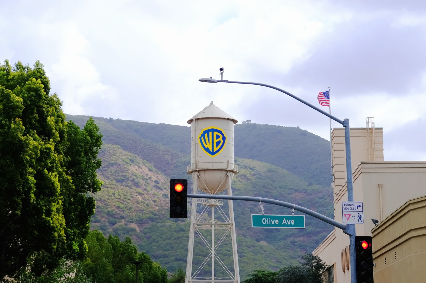 Warner Bros. weighs reopening sale negotiations with Paramount