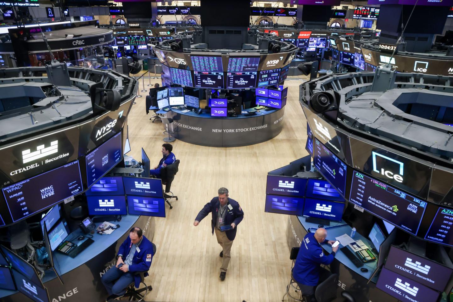 broker