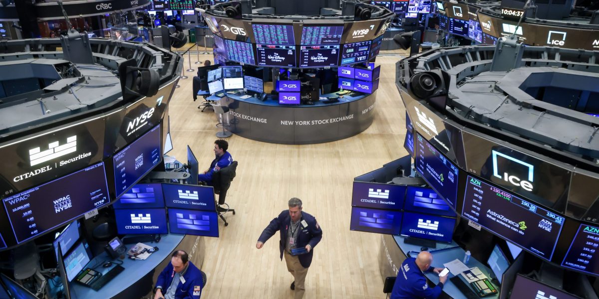 Trillion-dollar tech wipeout ensnares all stocks in AI's path | Fortune