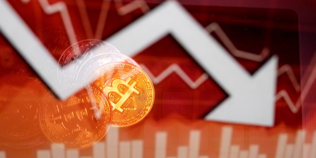 Crypto market in free fall as Bitcoin plunges below ,000 while shares in Coinbase and Circle tumble