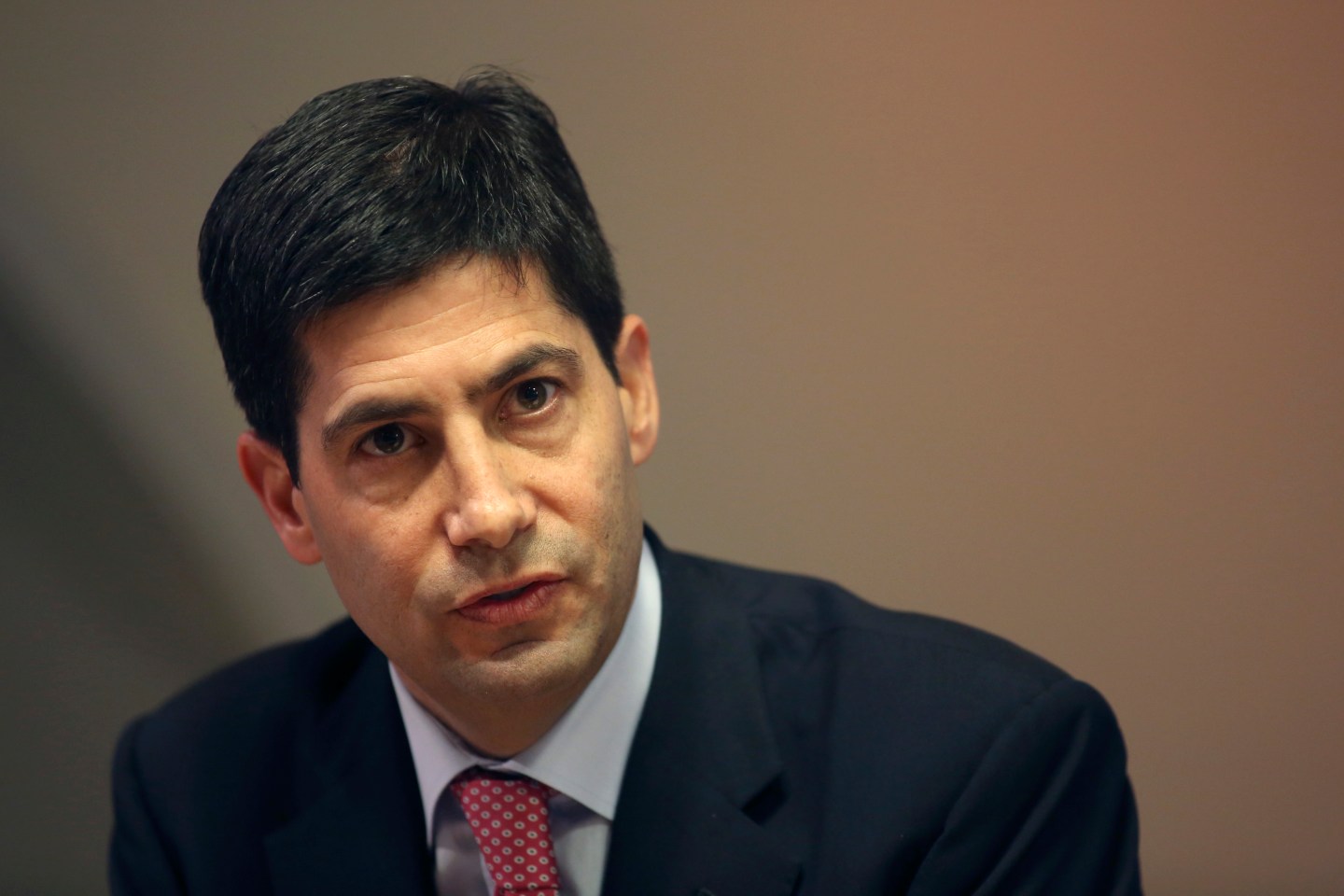 Kevin Warsh, former governor of the U.S. Federal Reserve board, speaks during a news conference following the results of his review into the Bank of England's Monetary Policy Committee meetings, at the Bank of England in London, U.K., on Thursday, Dec. 11, 2014.
