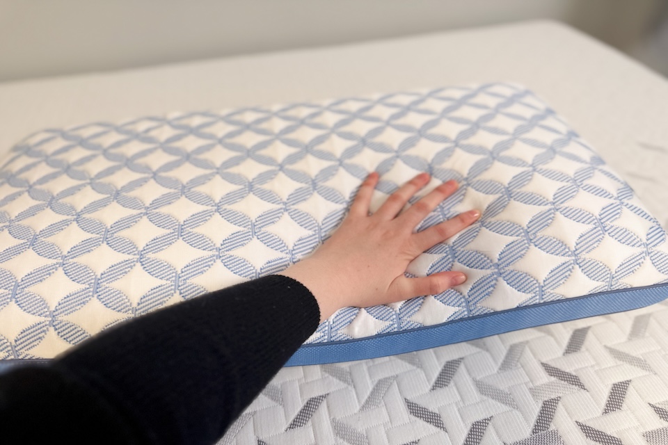 Helix memory foam pillow