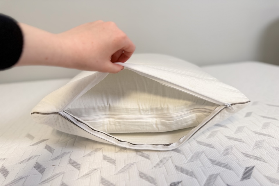 Saatva memory foam pillow 