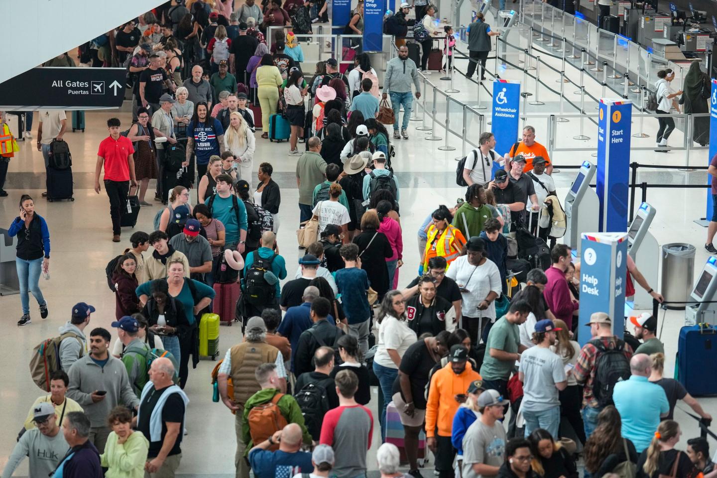Lines at airport security