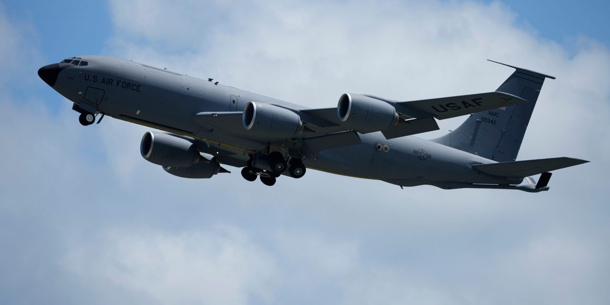 Seluruh 6 Awak Pesawat Pengisi Bahan Bakar yang Jatuh di Irak Tewas, Korban Jiwa AS Capai 13 Orang