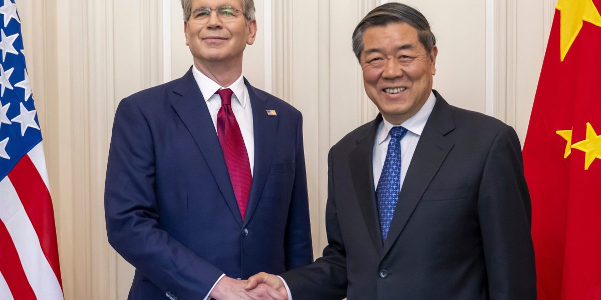 Bessent Pimpin Pembicaraan AS dengan China Menjelang KTT Trump-Xi, Ditengah Ancaman Iran dan Perang Dagang