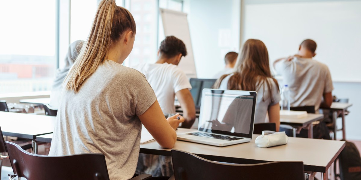 America’s math and reading scores tanked after schools ditched textbooks for screens—and AI could worsen the brain rot America’s math and reading scores tanked after schools ditched textbooks for screens—and AI could worsen the brain rot