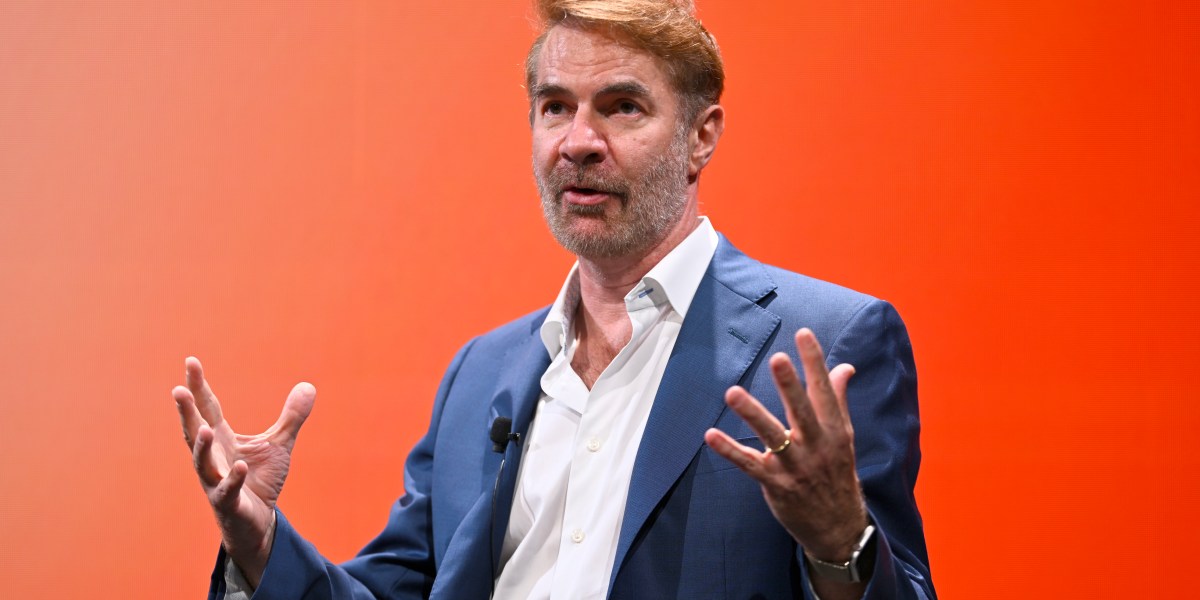 Top AI economist who found 'significant and disproportionate impact' on entry-level jobs finds link between robots and minimum wage hikes | Fortune