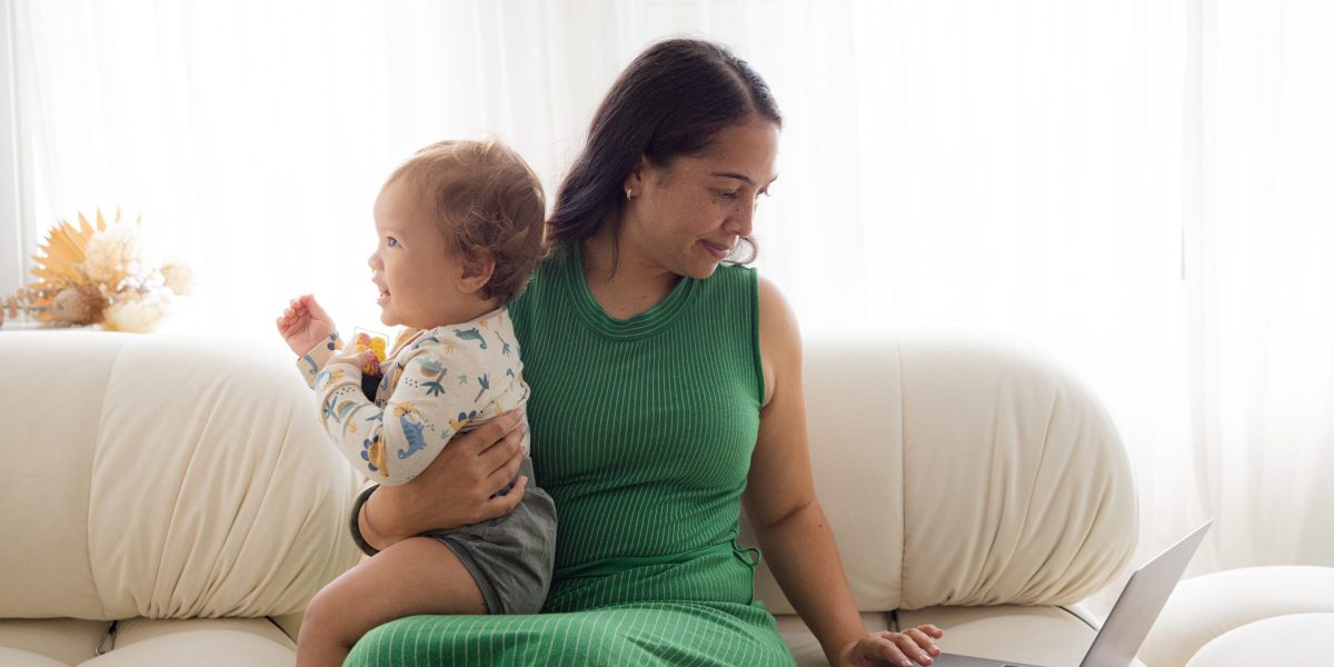 Mengapa Penghasilan Perempuan Mandek di Usia 30-an, Sementara Laki-laki Terus Naik hingga Usia 40-an?