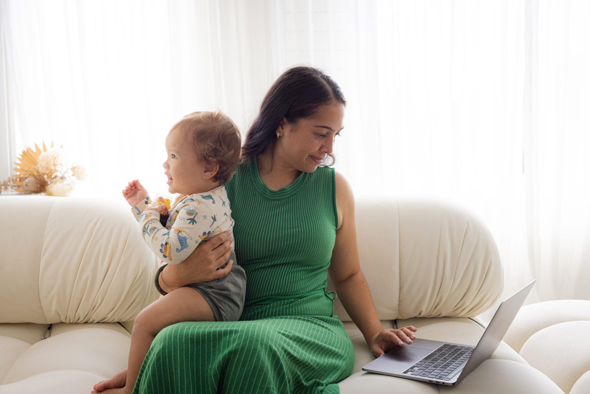 Why women’s earnings plateau in their 30s while men’s just keep growing through their 40s: It’s not just motherhood