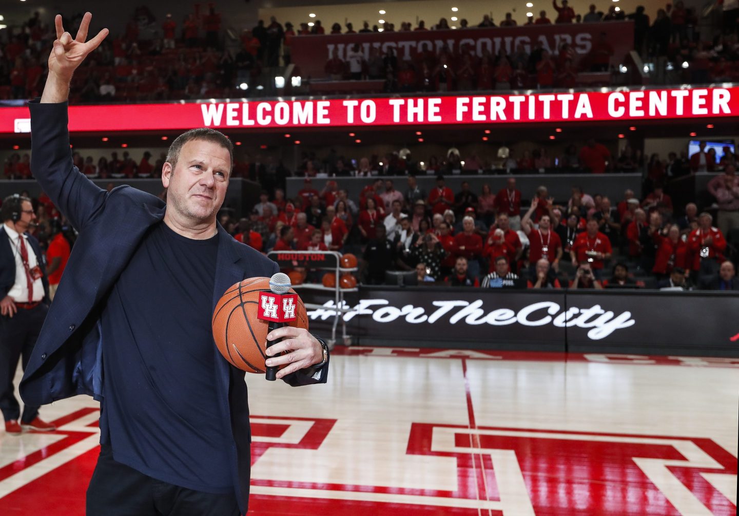 Meet the billionaires bankrolling March Madness Sweet 16 schools—from the Dallas Cowboys owner to Carlyle Group’s founder