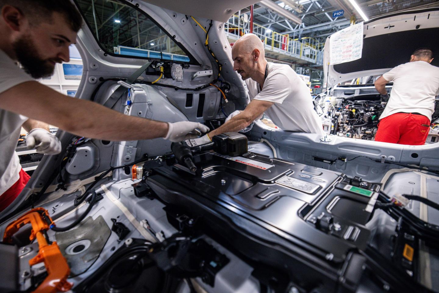 Nearly 1,000 workers laid off at SK Battery plant in Georgia as companies cancel EVs and Trump Admin eliminates auto company incentives