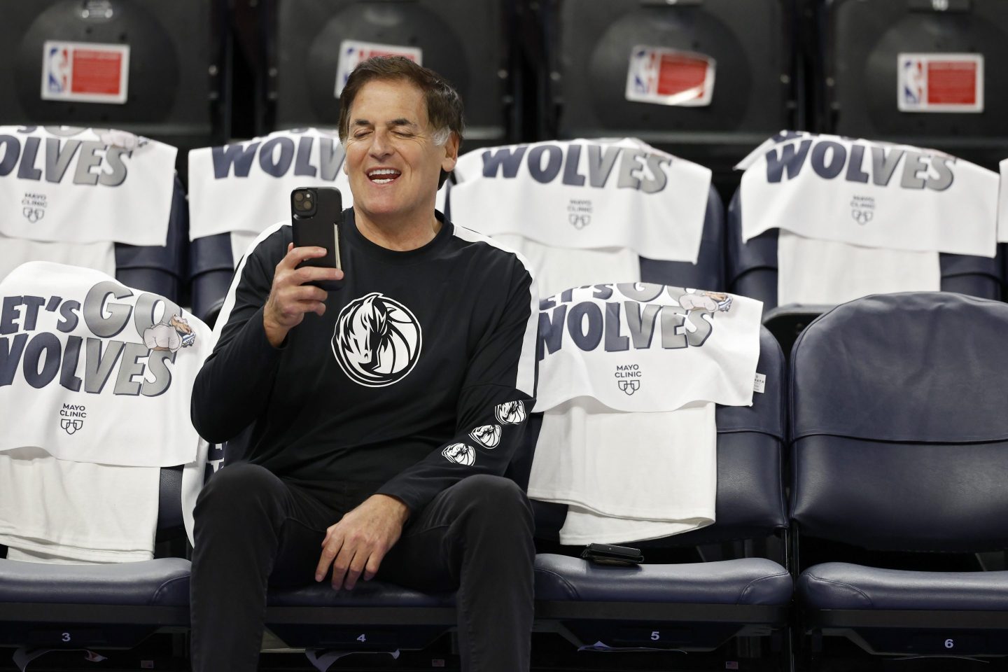 Mark Cuban reads 1,000 emails a day—now he’s using a Mac Mini to fight the AI-generated flood threatening his clean inbox obsession