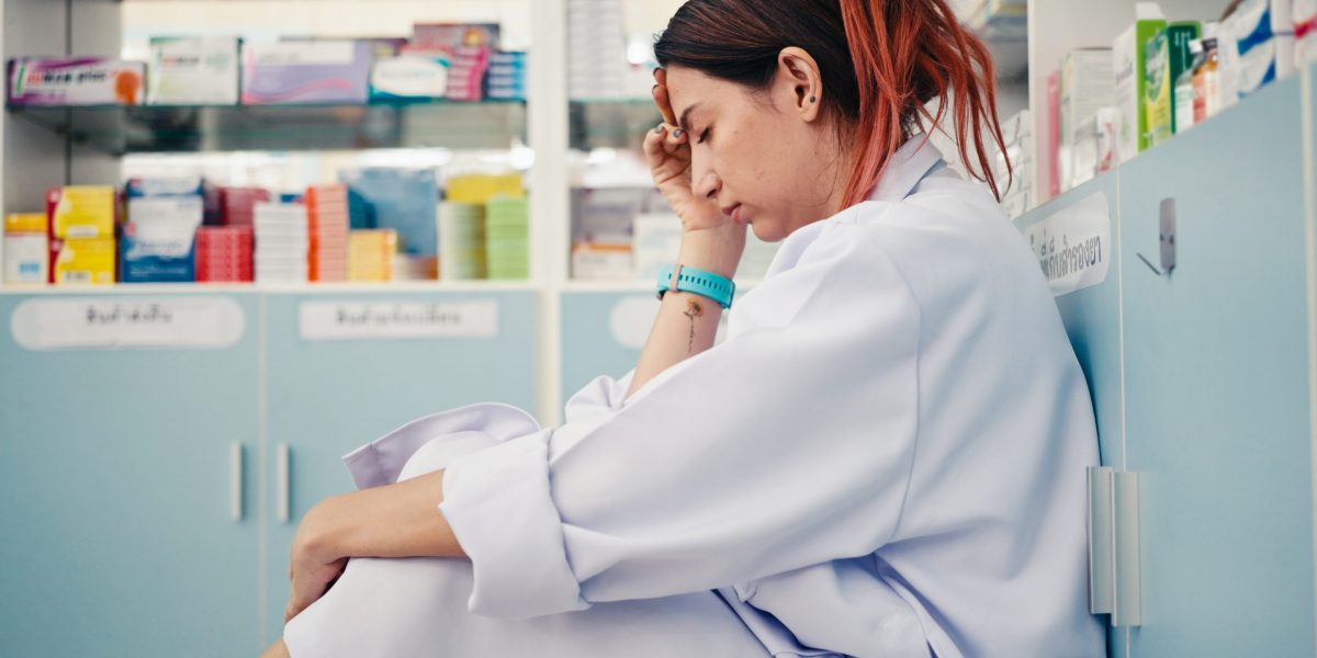 Gen Z graduates who majored in ‘AI-proof’ careers like pharmacy, biology, and education are making less than ,000 after graduation