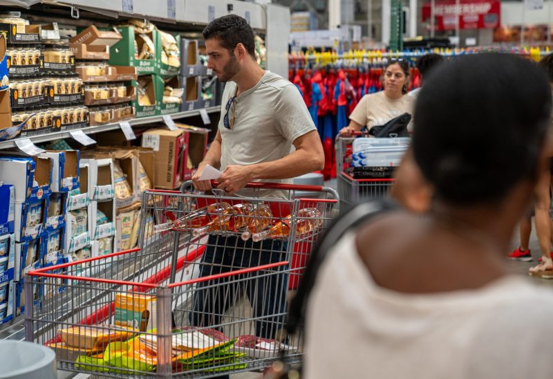 Americans are demanding refunds from the $180 billion in tariffs they paid for, and they’re suing companies like Costco to make it happen