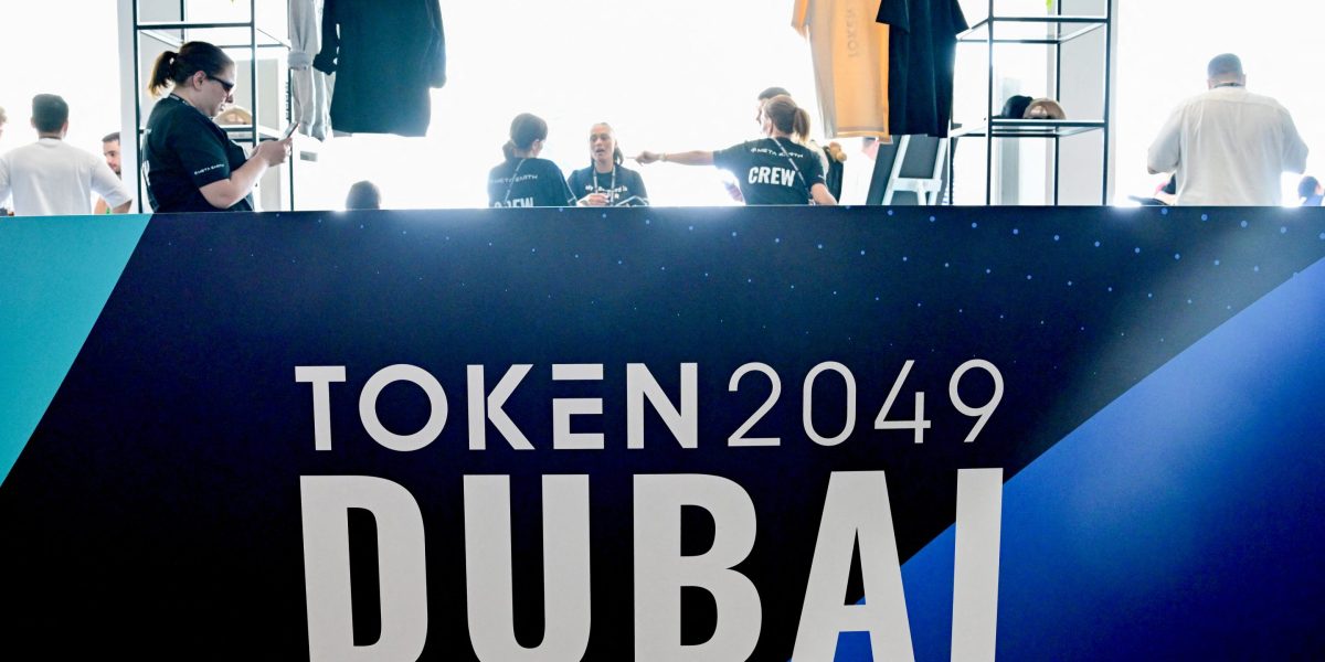 Flagship Dubai crypto conference Token2049, in sudden reversal, cancels due to Iran war
