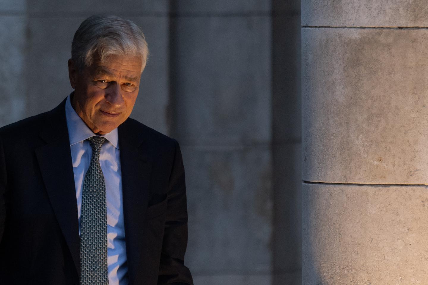 The $265 billion private credit meltdown: How Wall Street’s hottest investment craze turned into a panic